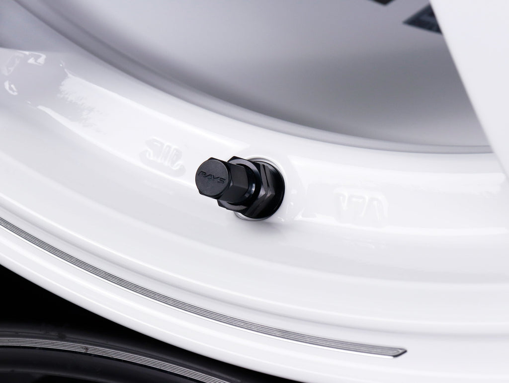 Volk Racing TE37 Saga S-Plus Time Attack Wheels - White/Redot / 18x9.5 / 5x114