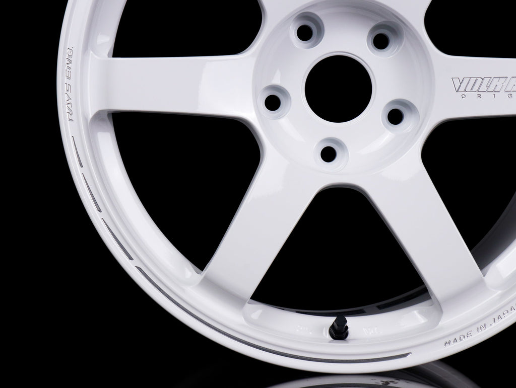 Volk Racing TE37 Saga S-Plus Time Attack Wheels - White/Redot / 18x9.5 / 5x114
